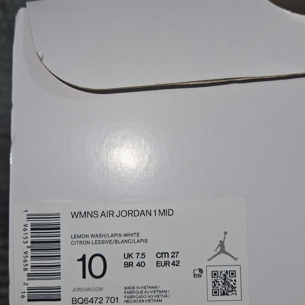 Nike Air Jordan 1 Mid in Lemon, Lapis and White - Picture 7 of 7